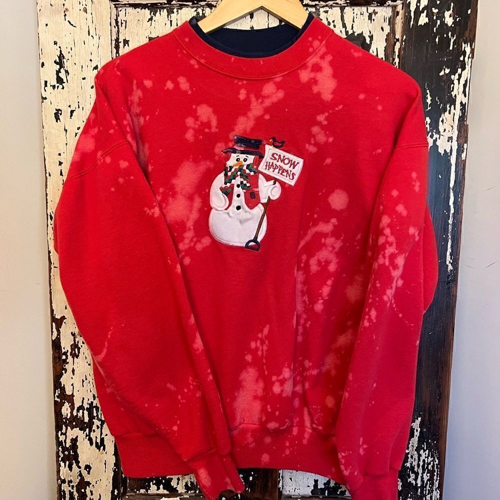 Vintage women’s customized ugly Xmas sweatshirt Santa Snow Happens size L.